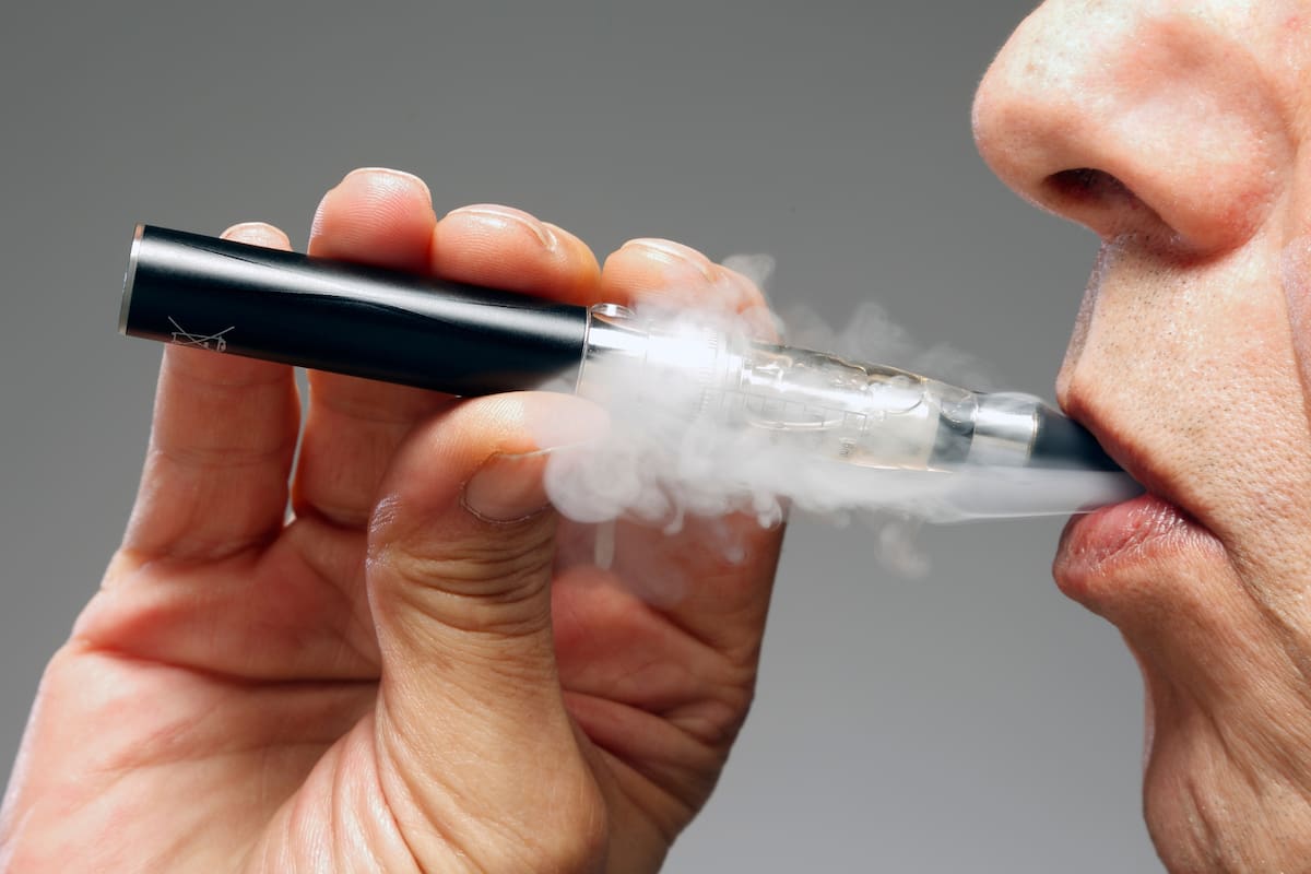 El vapeo no garantiza seguridad: peligros auténticos y consejos para dejarlo, según especialistas