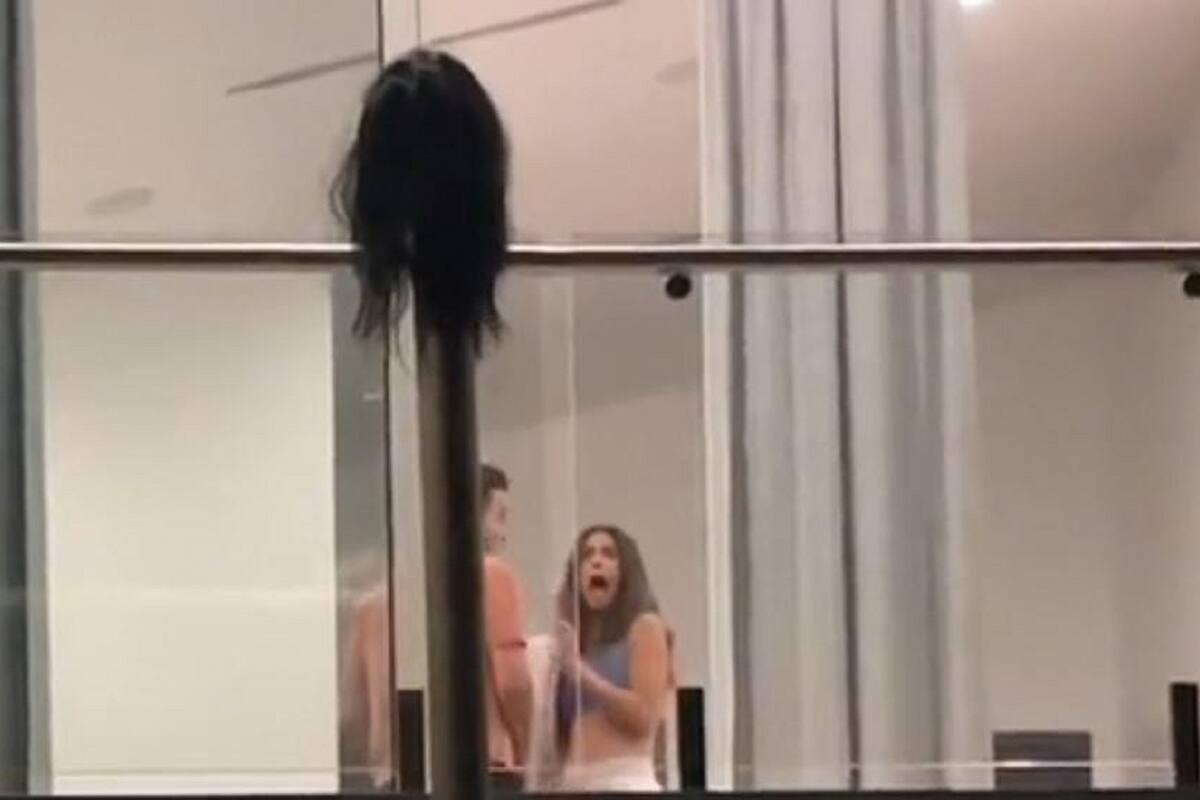 VIDEO VIRAL: Tiktoker les saca un gran susto a sus roomies con divertida broma