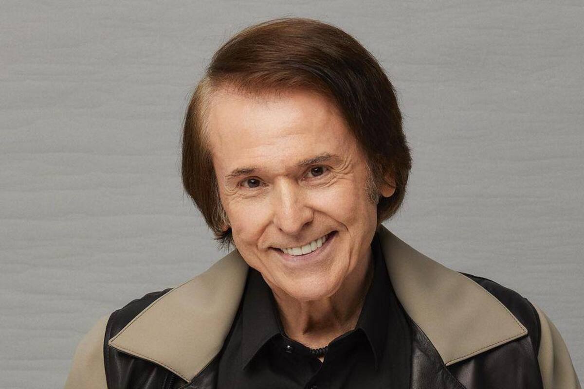 Raphael celebra 60 años de carrera ante 5 mil espectadores