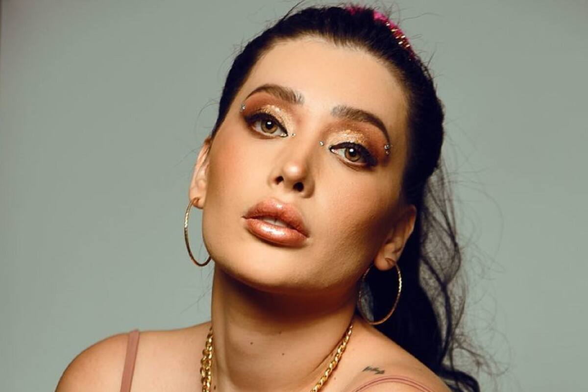 Brenda Zambrano muestra sus curvas al natural en playas donde grabó "Resistiré 2"