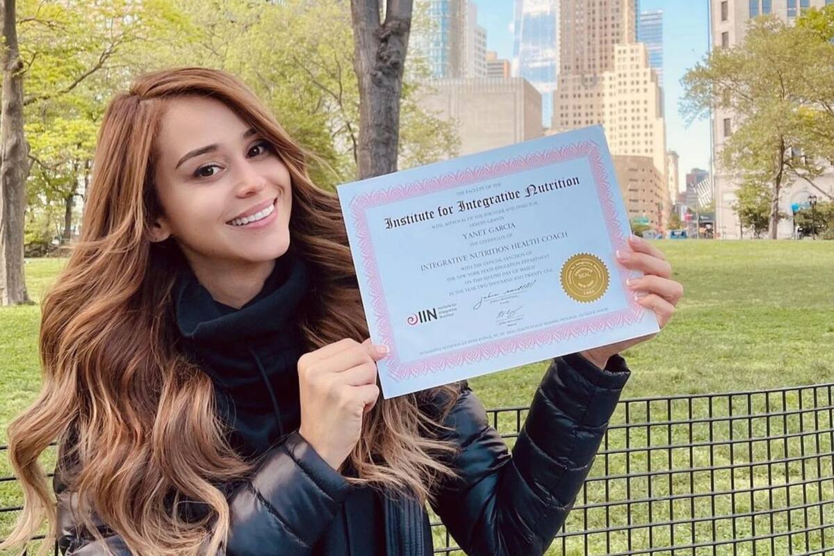 Yanet García eleva la temperatura en redes con poca ropa