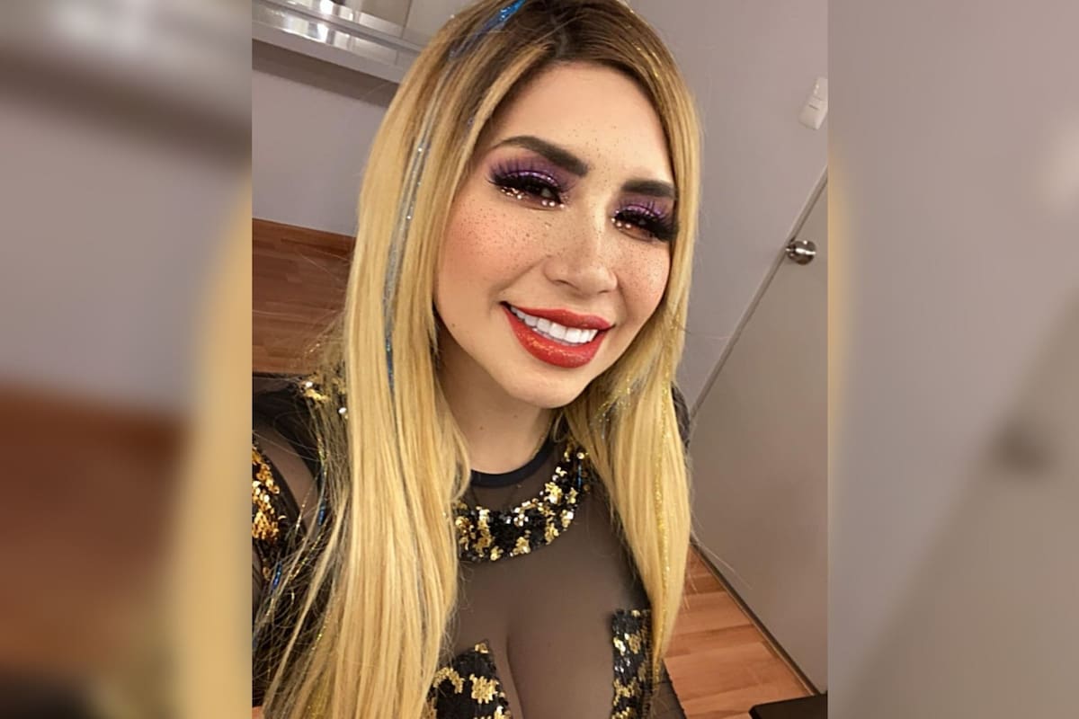 “La Bebeshita” muestra sus encantos en bikini blanco