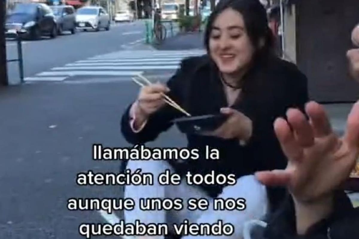 Mexicanos comen en las calles de Japón y así reaccionó la gente