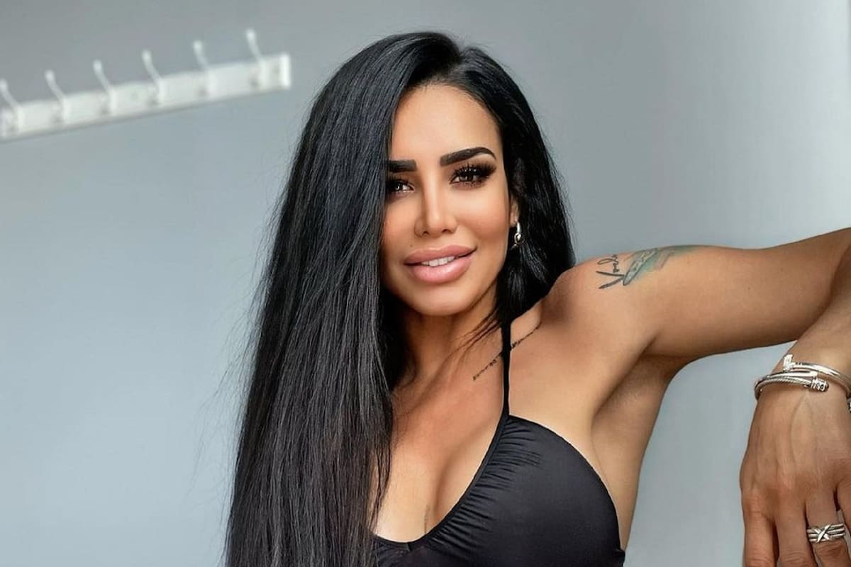 Lis Vega enseña sus curvas con body de tiras que no deja nada a la imaginación