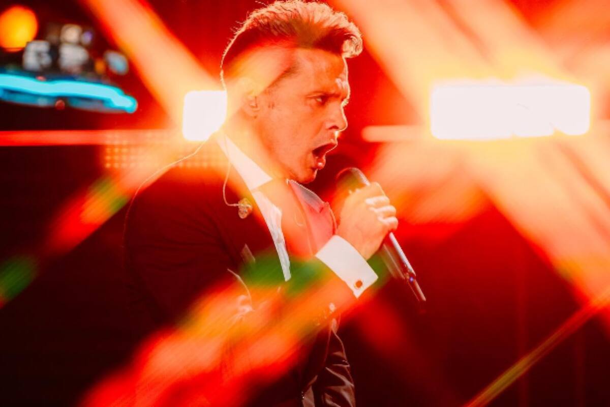 Exponen que Luis Miguel no asistirá a la boda de su hija Michelle Salas por gira de conciertos