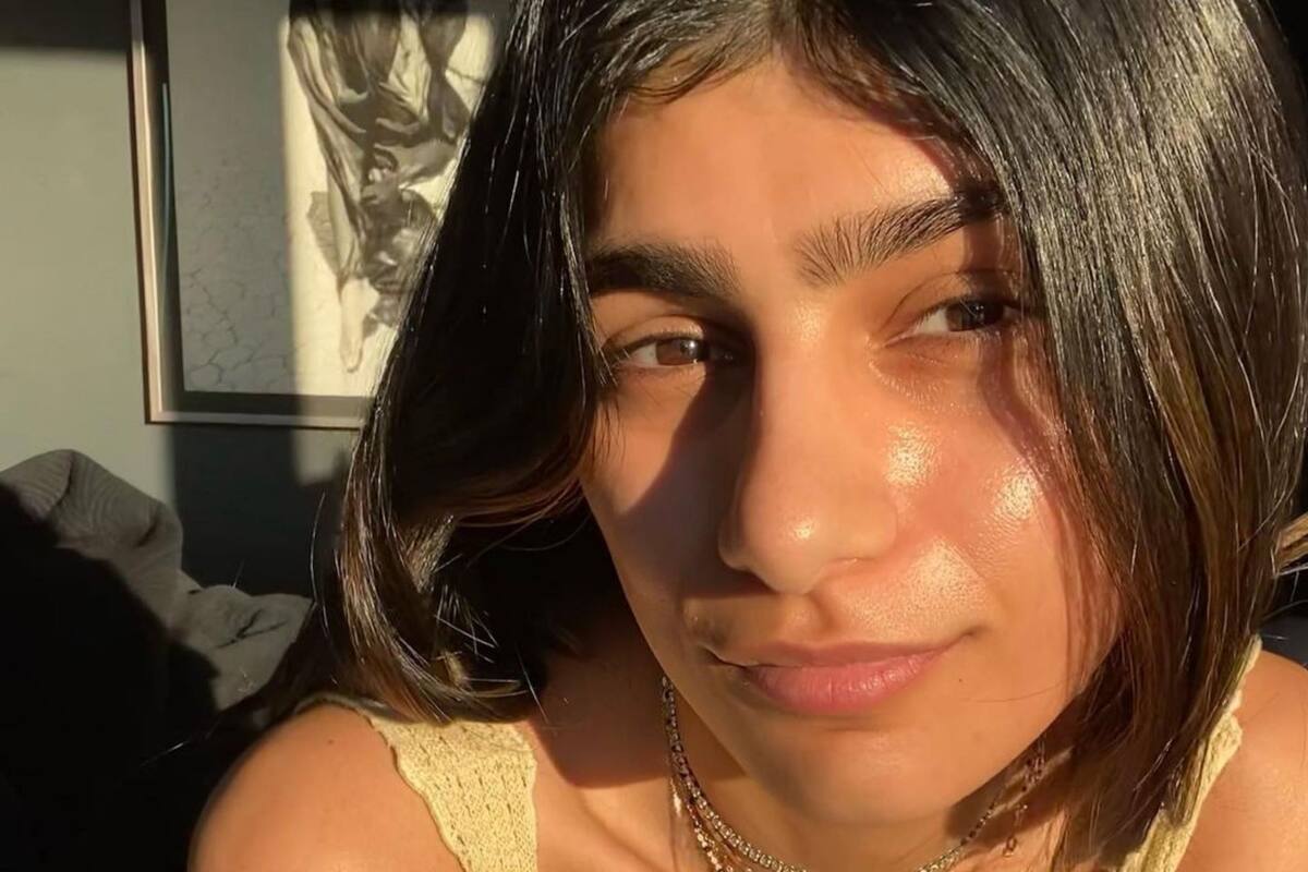 Mia Khalifa casi lo muestra todo al posar de esta manera