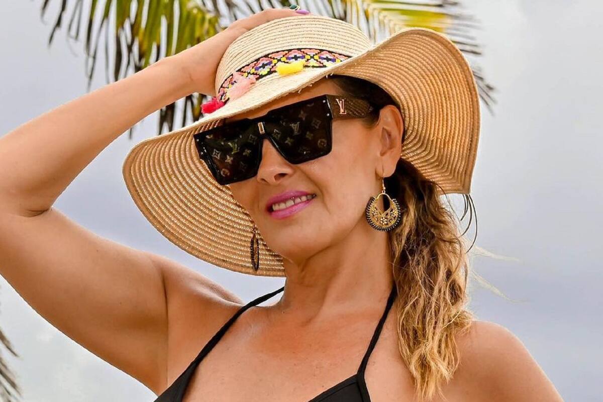 Verónica del Castillo se olvida de "MasterChef Celebrity" y se relaja en la playa