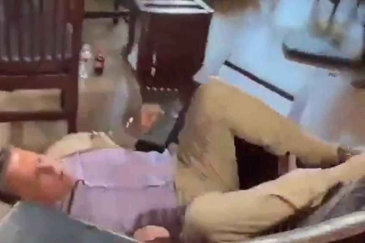 ¿Un nuevo rival?: Alfredo Adame se pelea con el abogado de Carlos Trejo y termina en el piso