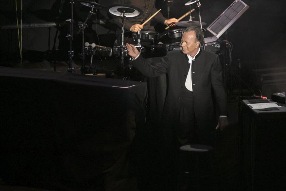 Julio Iglesias cancela su gira en España de 2020 por la pandemia