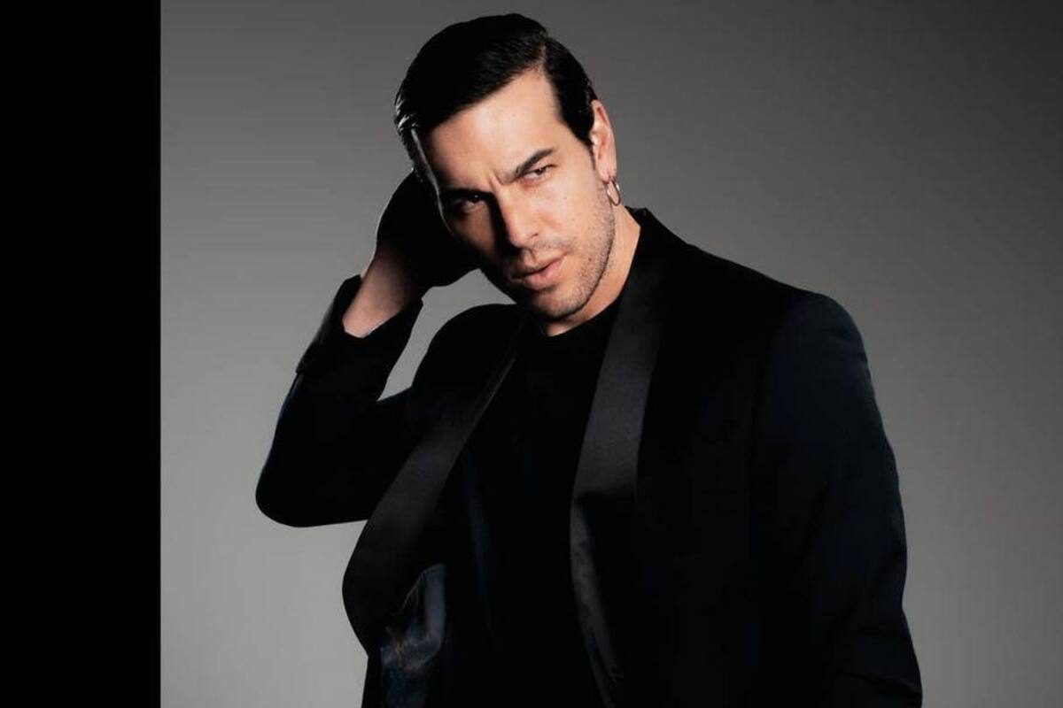 Mario Casas se pone nervioso al hablar de Eiza González