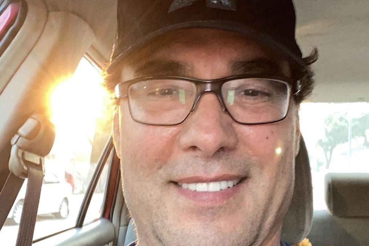 Eduardo Yáñez anuncia que "todo salió bien" tras someterse a una operación por piedras en el riñón