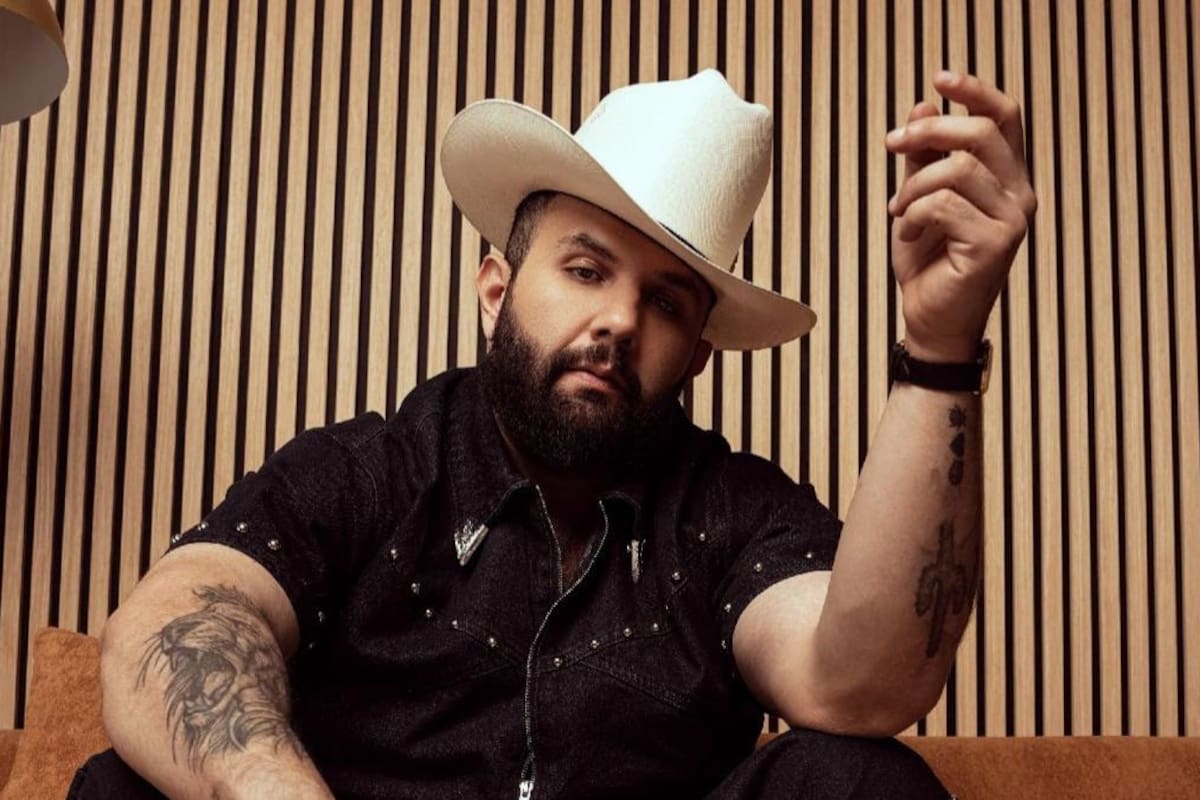 Carín León alcanza su duodécimo número uno en Billboard con “La Morrita” y reafirma su liderazgo en la Música Mexicana