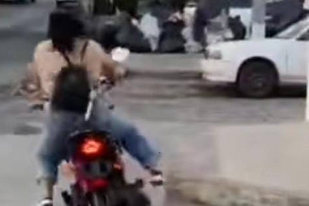 TikTok: Joven se cae de su moto saliendo de la agencia
