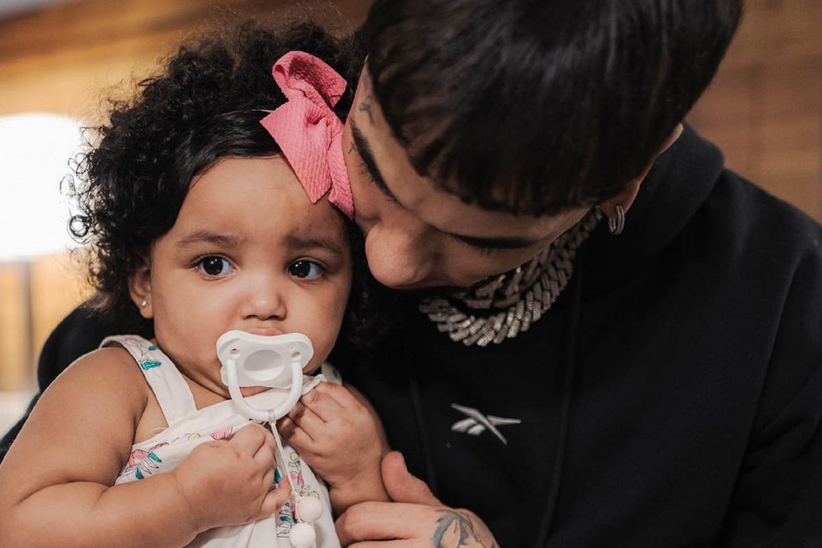 Anuel AA conoce y convive con Gianella Gazmey, la hija que tuvo con Melissa Valencilla
