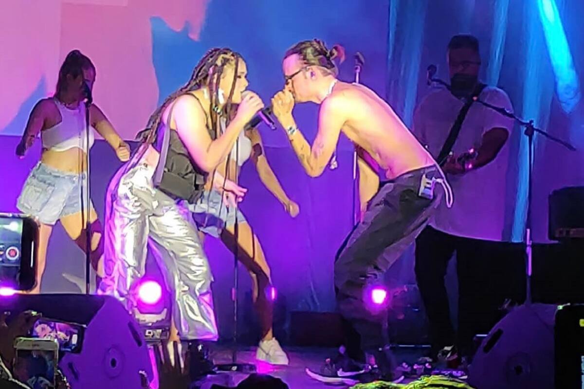 Cesia Sáenz, de "La Academia", canta junto a Danny Ocean y ¡coquetean en el escenario!