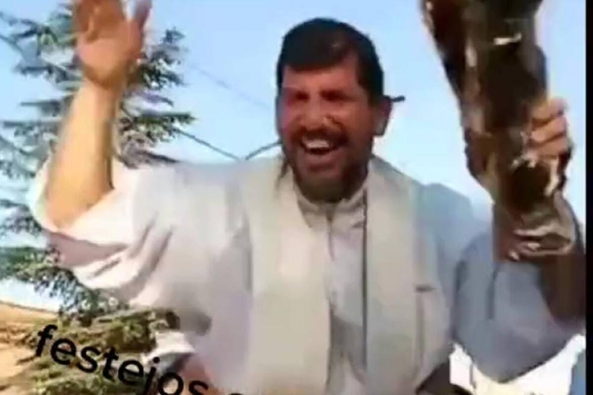 Sacan al cura de la iglesia para festejar la victoria de Argentina contra Croacia