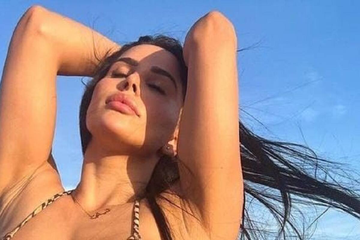 Lily Adrianne sorprende a sus fans modelando desde el desierto su bikini