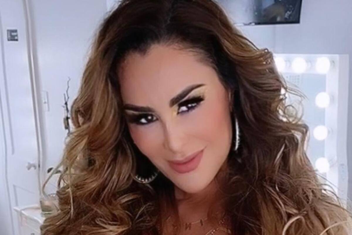 Ninel Conde maravilla a internautas con sus curvas en vestida de rojo