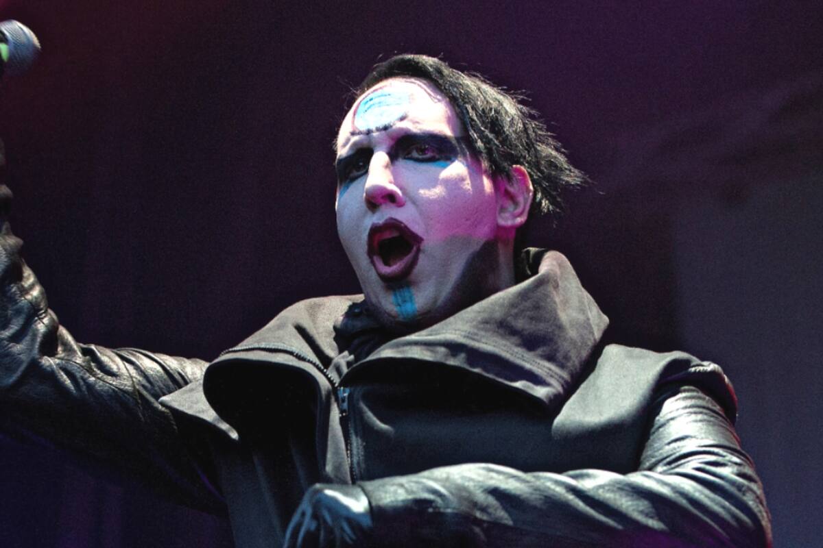 ¡Marilyn Manson enfrenta nueva demanda por escupirle y sonarse la nariz en la cara de una fotógrafa!