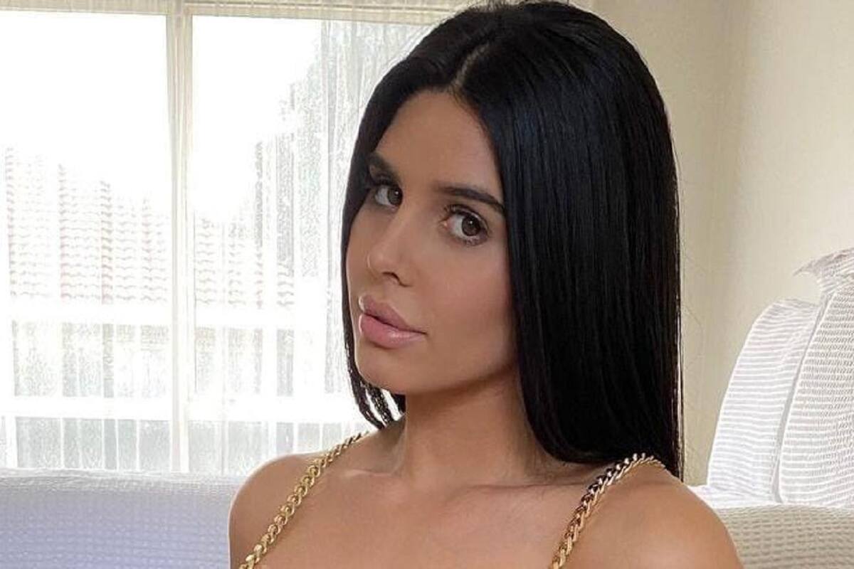 Lily Adrianne luce su llamativo traje de baño rojo en Instagram