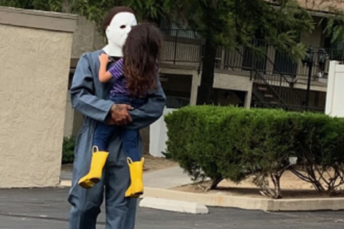 VIDEO VIRAL: Niña se emociona al ver al terrorífico Michael Myers en su fiesta de Halloween