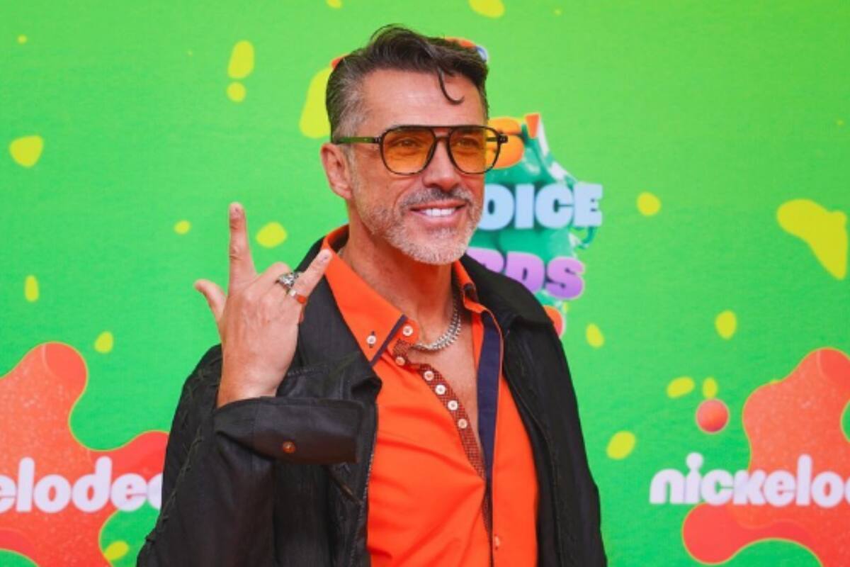 Sergio Mayer arremente contra quienes lo llaman "anciano"