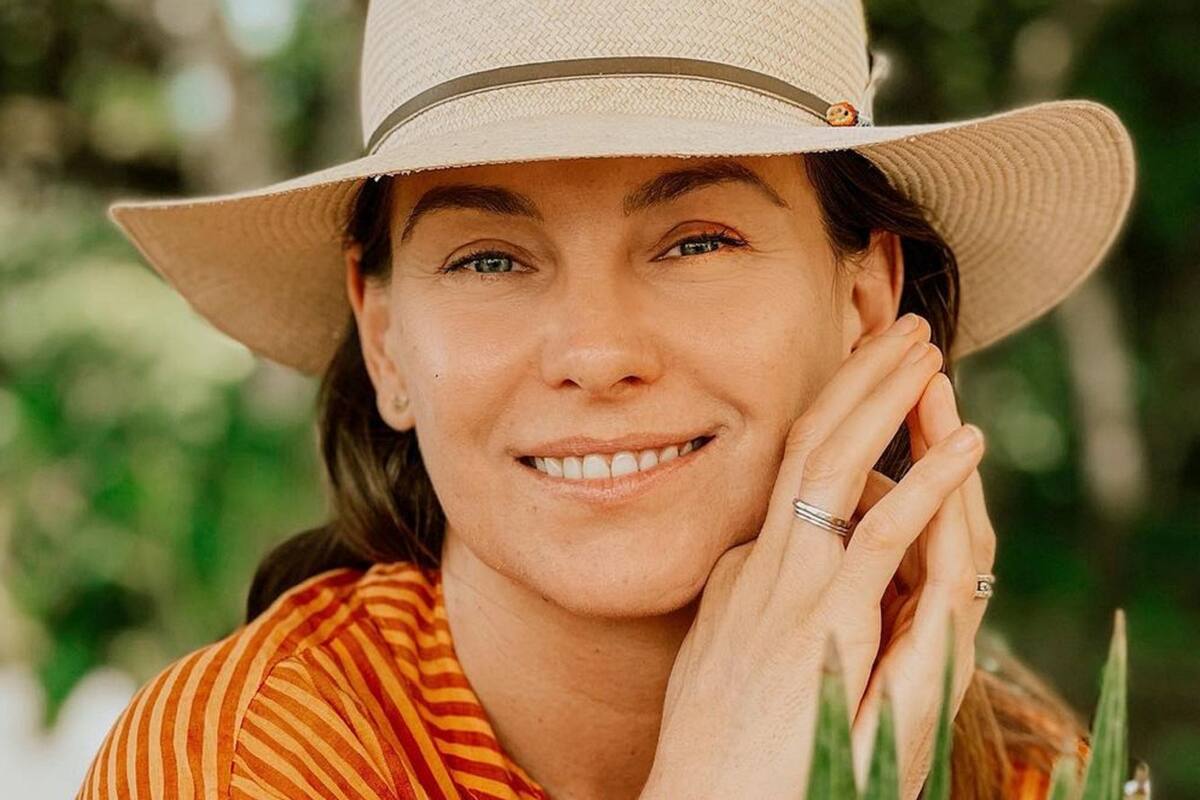 Dominika Paleta enamora con sofisticado traje de baño