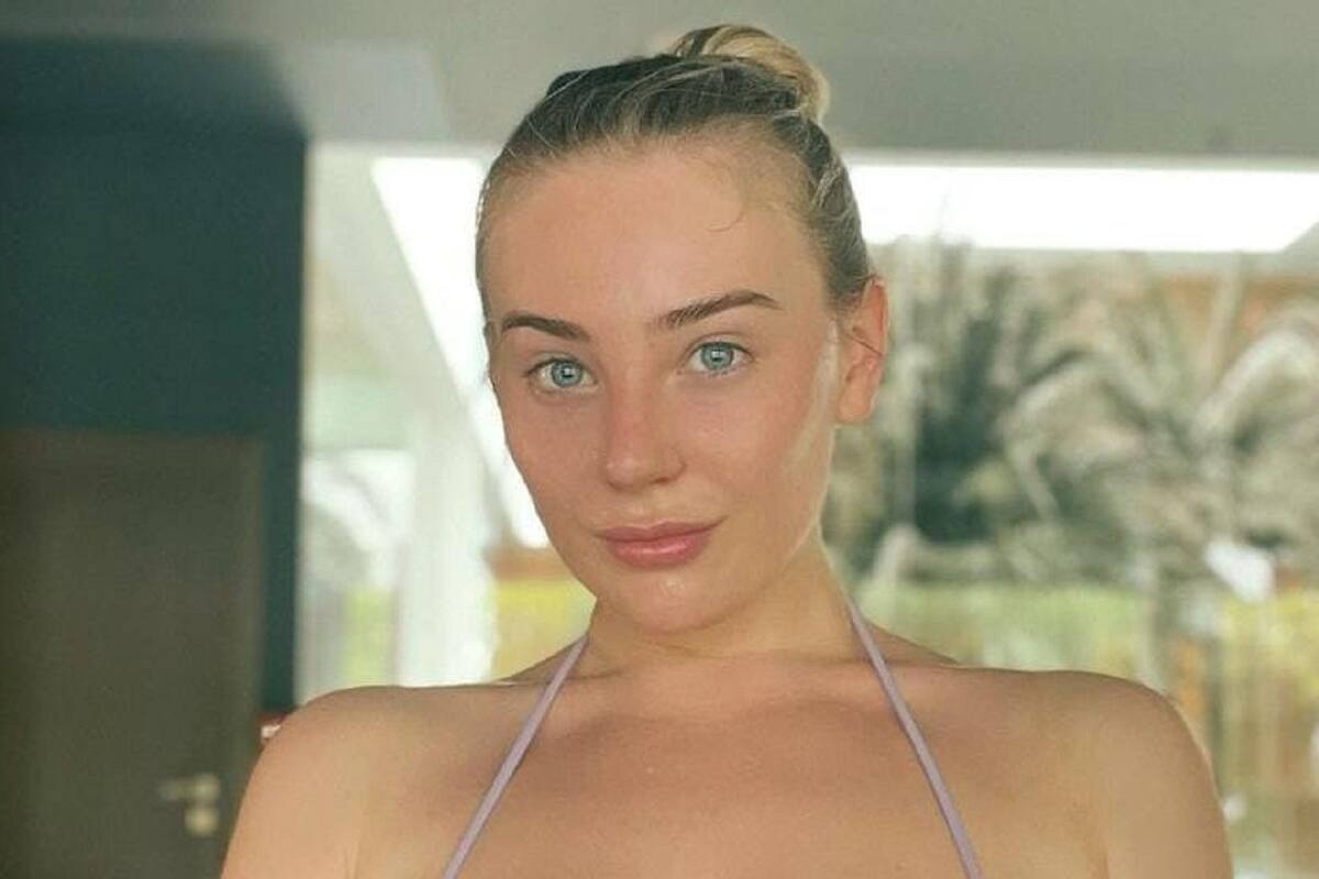 Bethany Lily April modela sus grandes encantos con diminuto top en Instagram