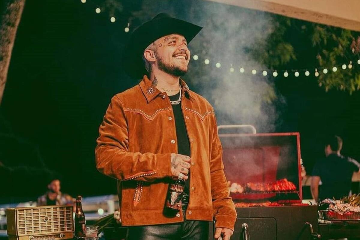 Christian Nodal presume que va a terapia y que gracias a ello recuperó su humor