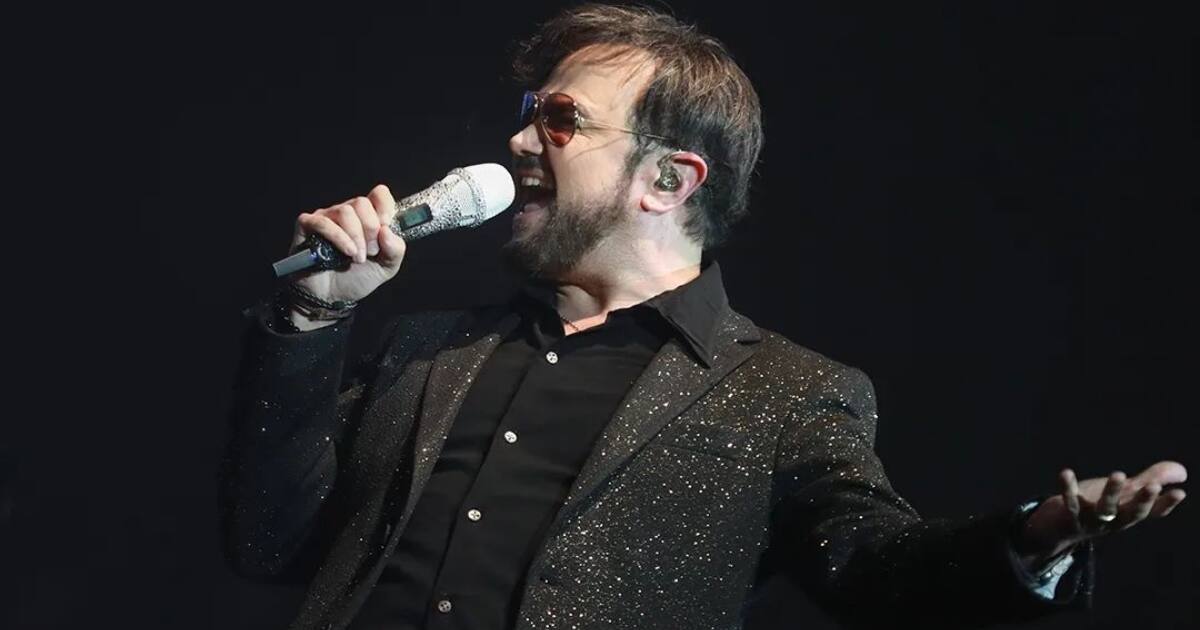 El Excusado Aleks Syntek critica el álbum de Karol G y lo lanza por el excusado ...