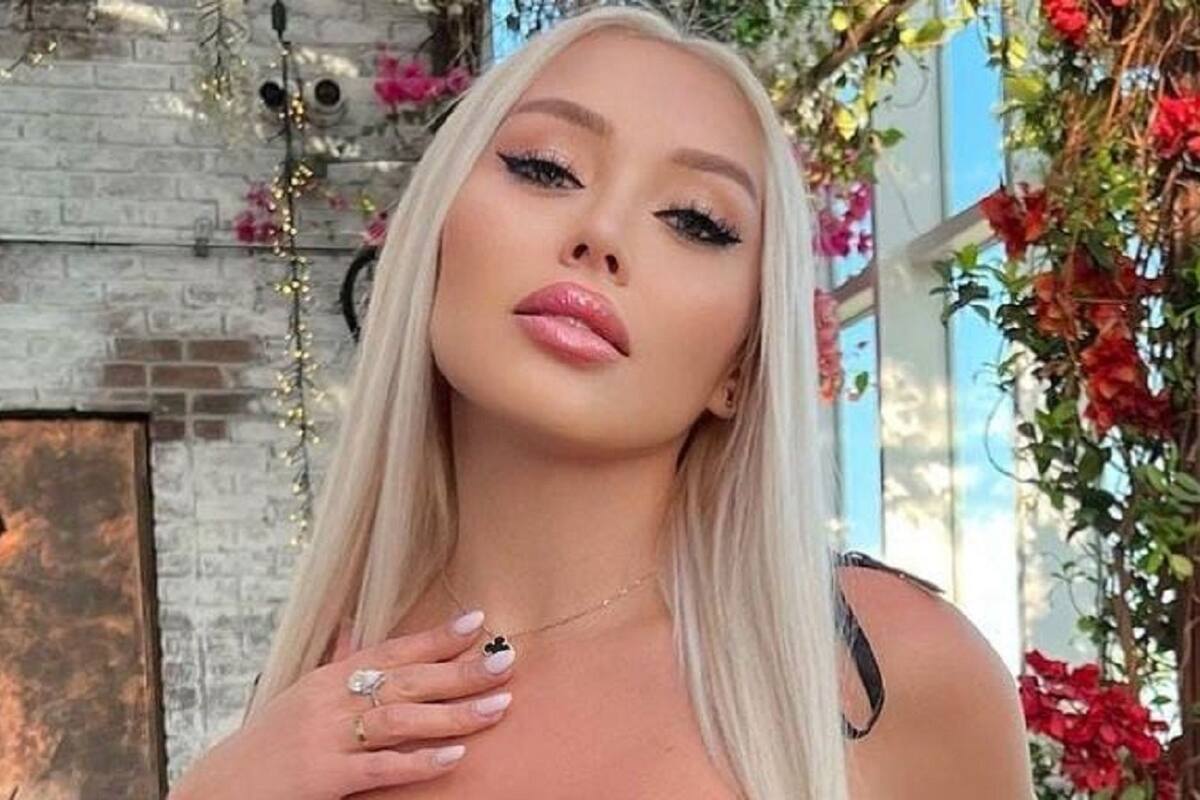 Daniella Chávez luce su despampanante figura con llamativo vestido negro