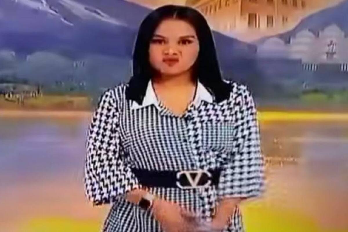 Conductora pensó que estaba fuera de cámara y la graban haciendo mala cara