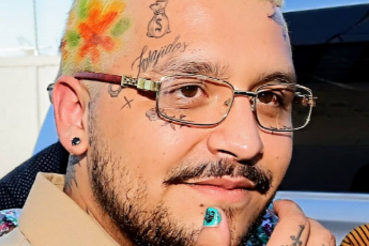 ¿Christian Balvin? Nodal sorprende con nuevo look de cabello