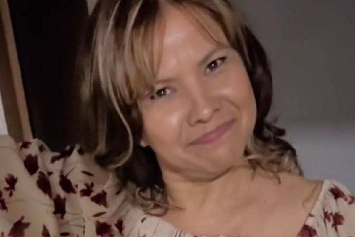 TikTok: Joven le compra flores a su mamá para decirle que se tatuó