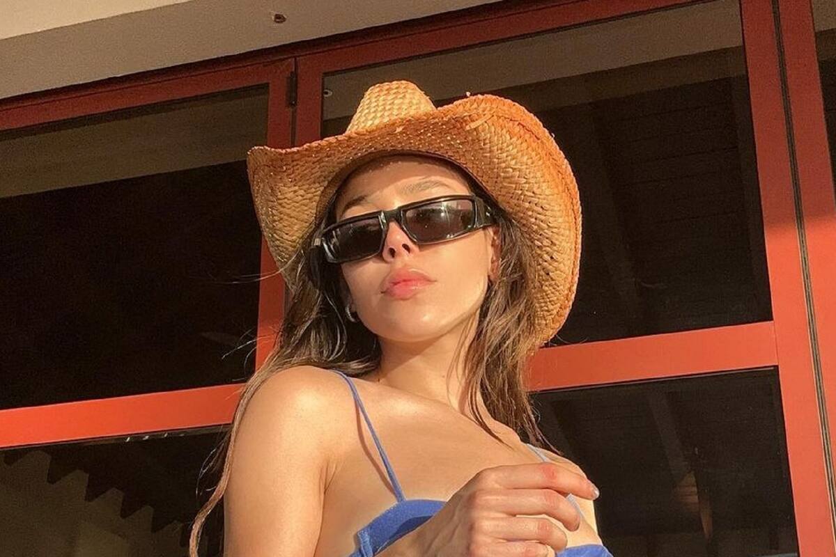 De espaldas, Danna Paola cautiva a todos con diminuto bikini blanco