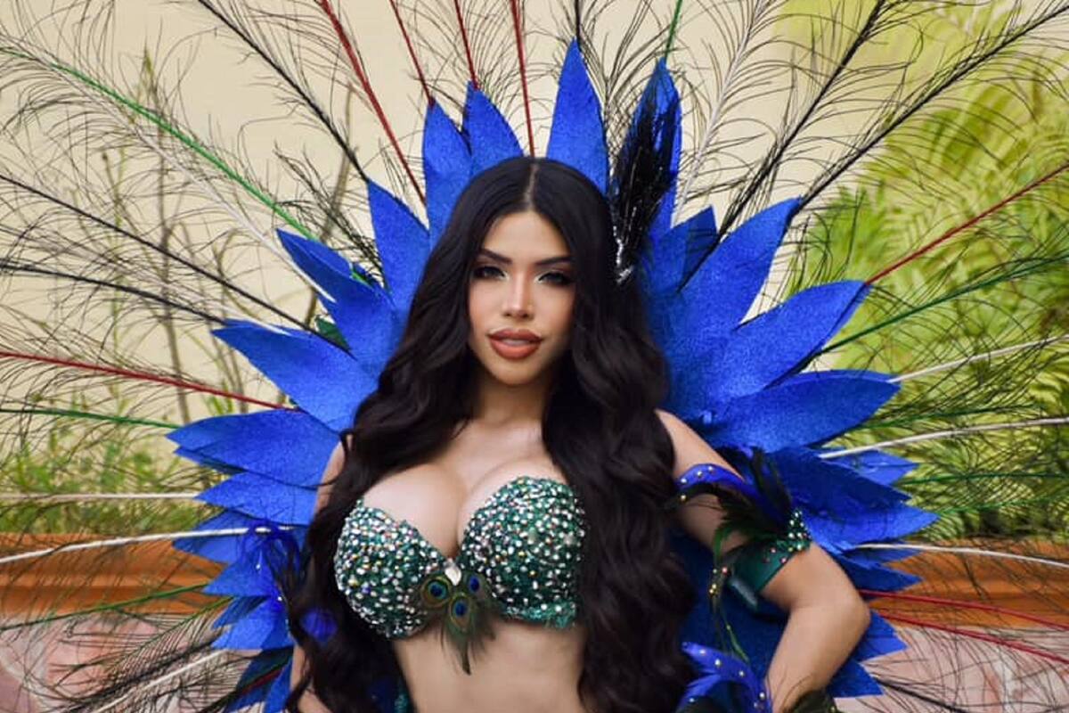 Yeri Mua se emborracha y se hace del baño en el Carnaval de Tihuatlán 2023