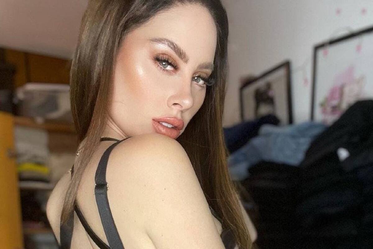 Ignacia Michelson deja al descubierto sus grandes encantos en ajustado bikini rojo