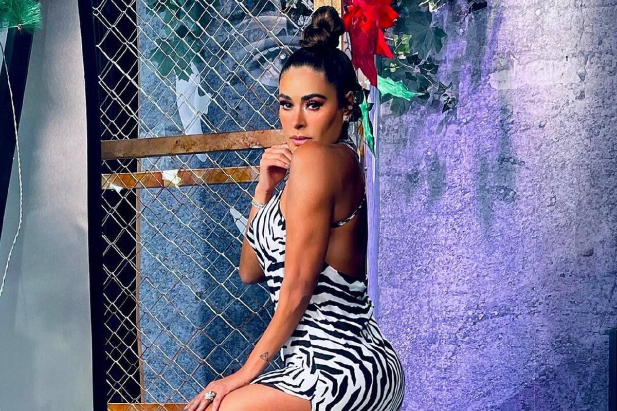 Galilea Montijo deslumbra con vestido desde el foro de "Hoy"