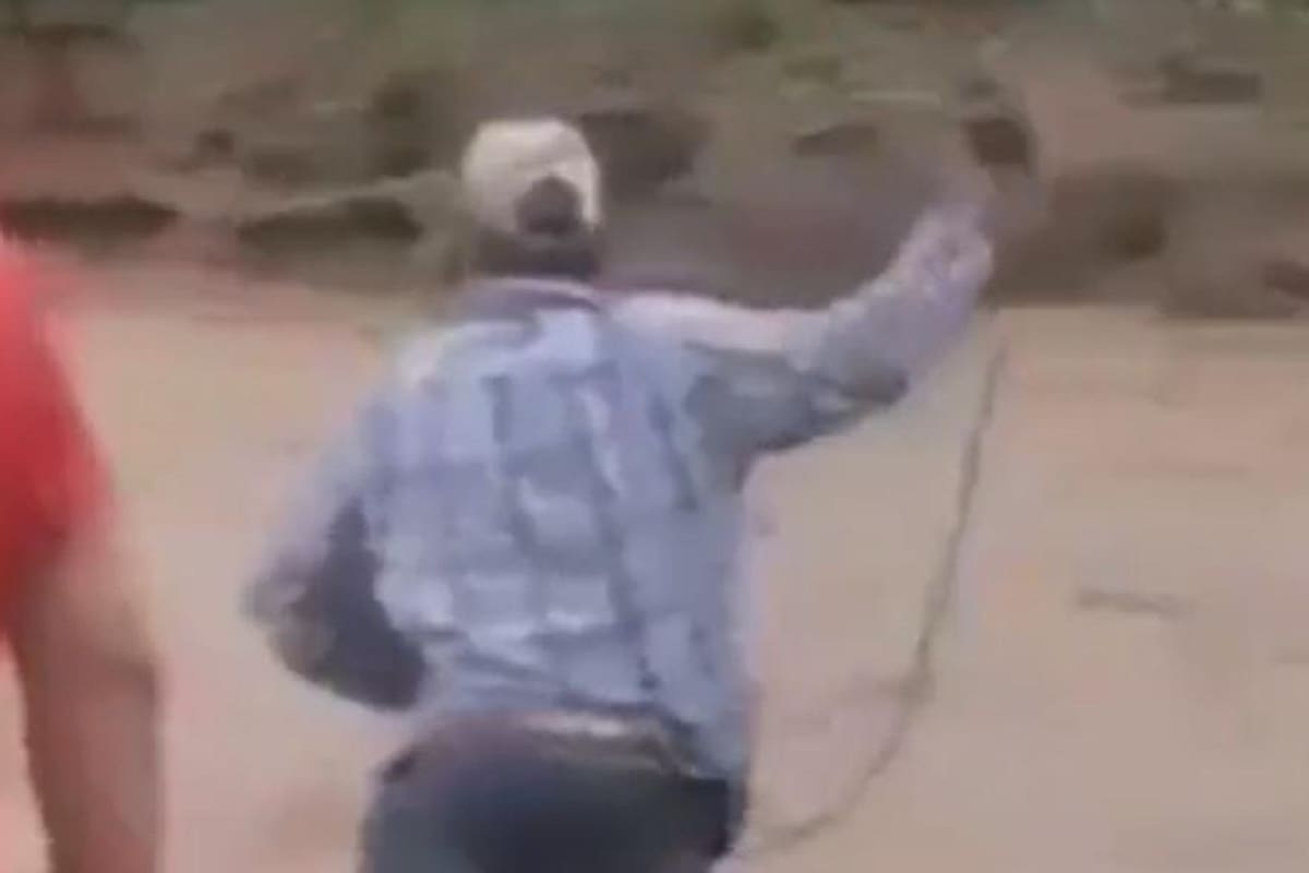 VIDEO VIRAL: Vaquero rescata con su lazo a sujeto que se lo llevaba el río