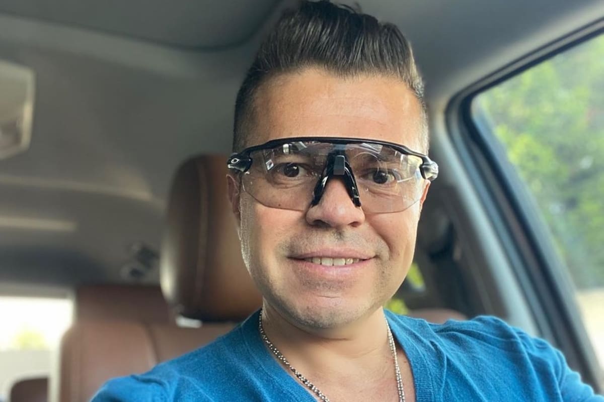 Jorge Medina, ex vocalista de La Arrolladora Banda El Limón, se convierte en Uber Eats