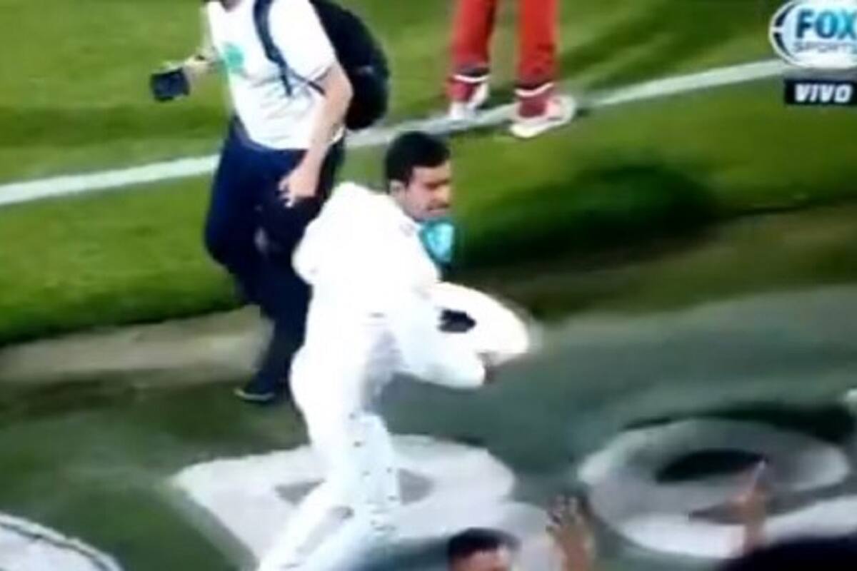 Pablo Montero tampoco supo lanzar su sombrero al público y cayó en la cancha; se volvió viral