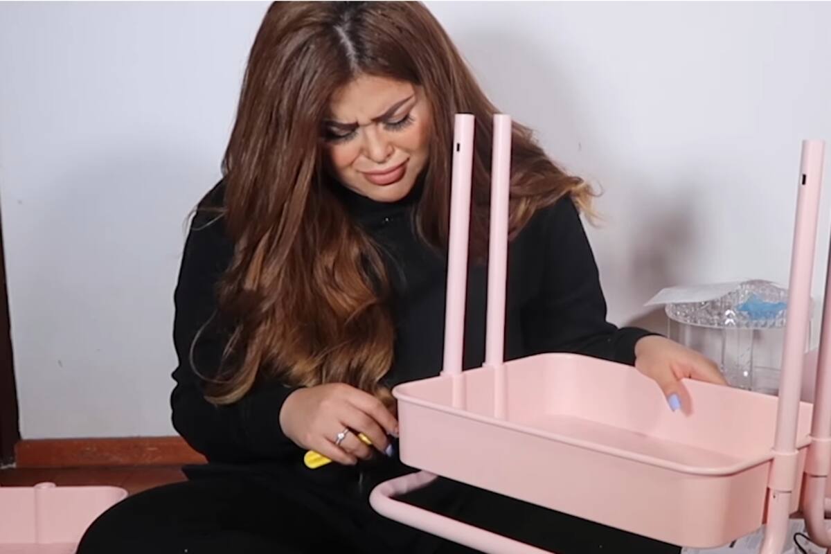 Mamá de "Gomita" arremete contra su hija y la hace llorar durante grabación de video de YouTube