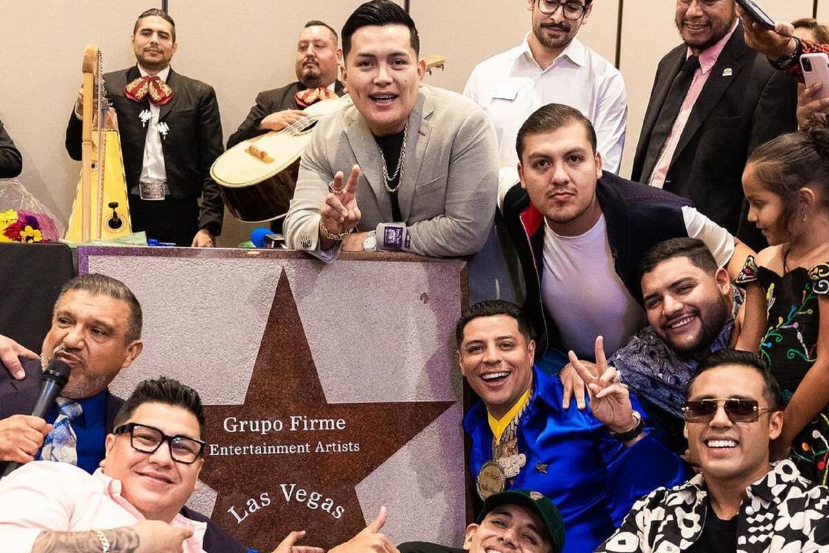 "Gracias a ustedes": Grupo Firme recibe estrella del Paseo de Las Vegas