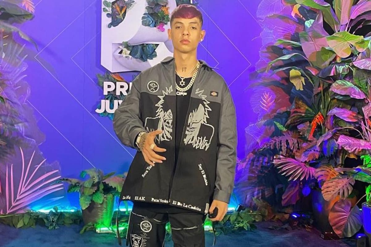 Natanael Cano gana premio por “Amor tumbado” en Premios Juventud