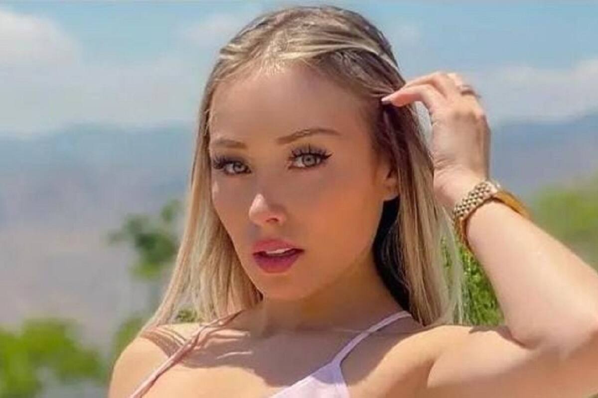 Daniella Chávez causa sensación en Instagram al modelar su corsé blanco
