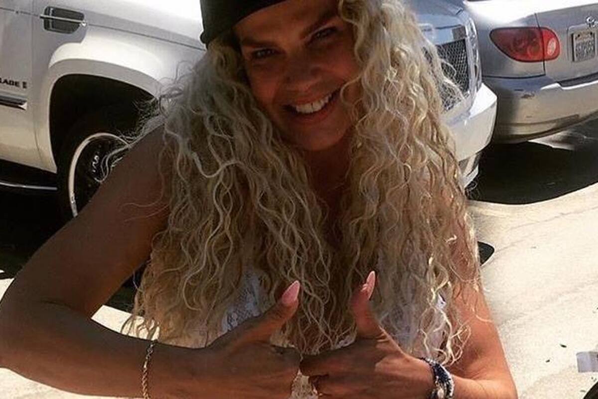 Niurka muestra su rutina de ejercicio en diminuta tanga