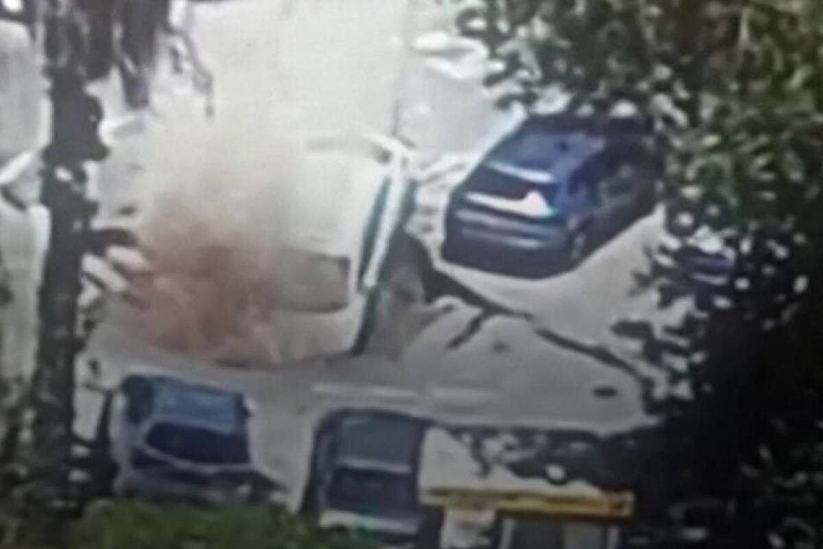 VIDEO: ¡Impresionante! Socavón se "traga" varios autos en estacionamiento de hospital en Jerusalén