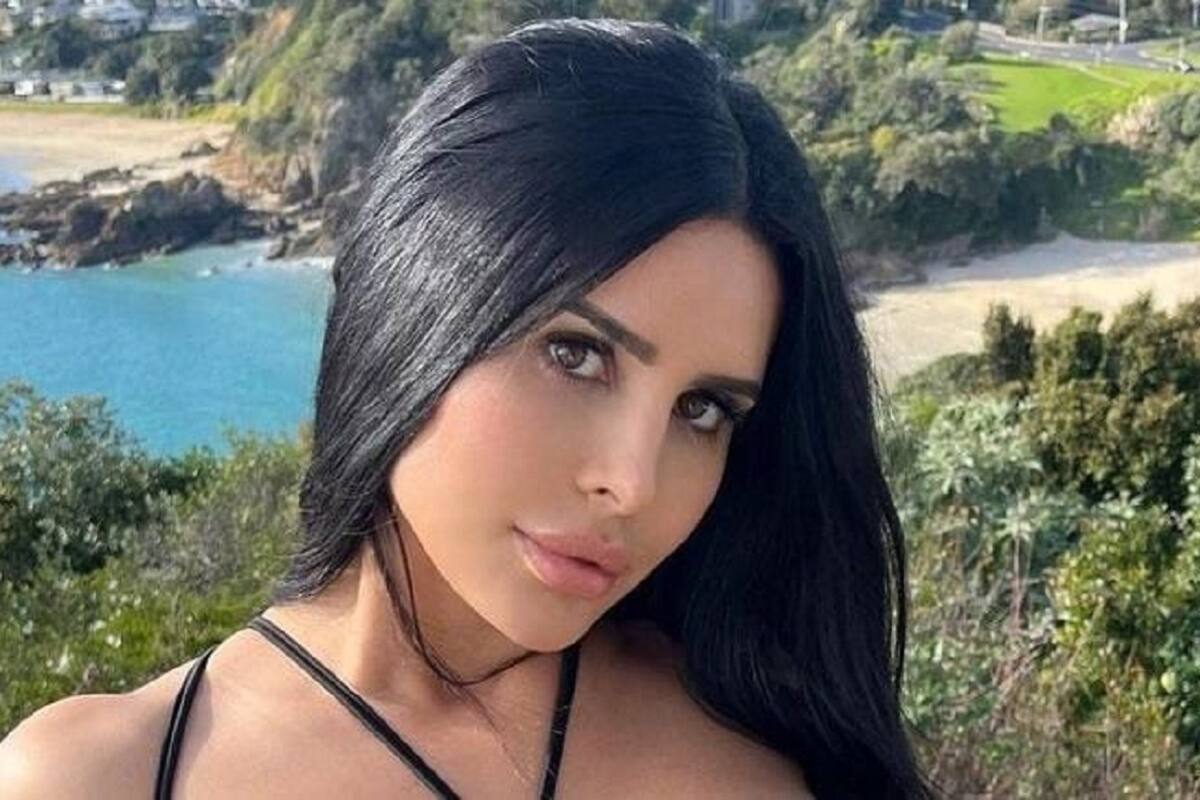 Lily Adrianne sorprende a sus seguidores al modelar su revelador bikini