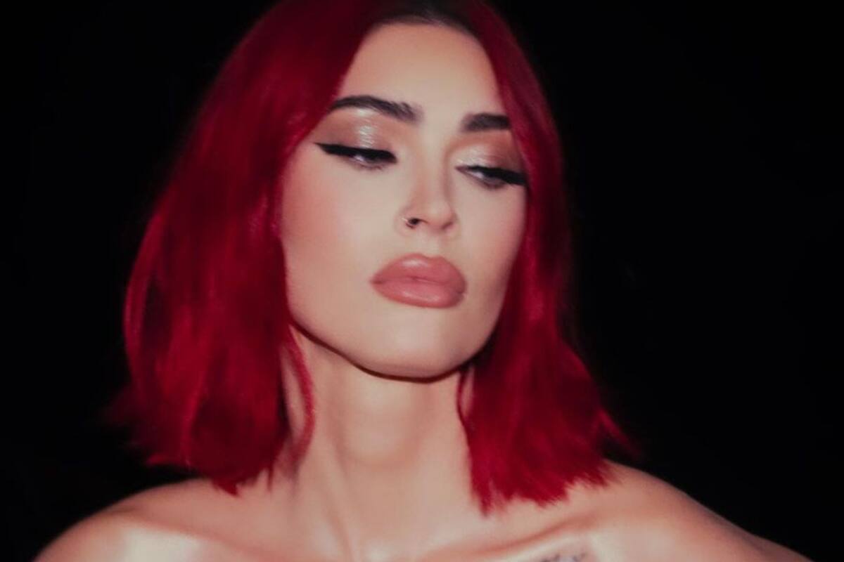 Megan Fox cautiva a sus seguidores con ajustado vestido de Mugler