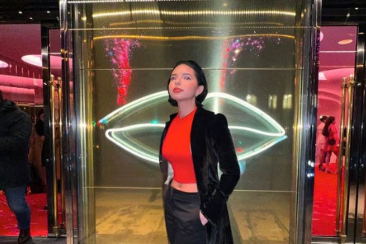 Ángela Aguilar presume botas de 2 mil dólares en las calles de parís